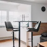 Apartment Kleeoase - Infrarotsauna - Terrasse - Garten - Kostenloser Parkplatz - Bright Collection *